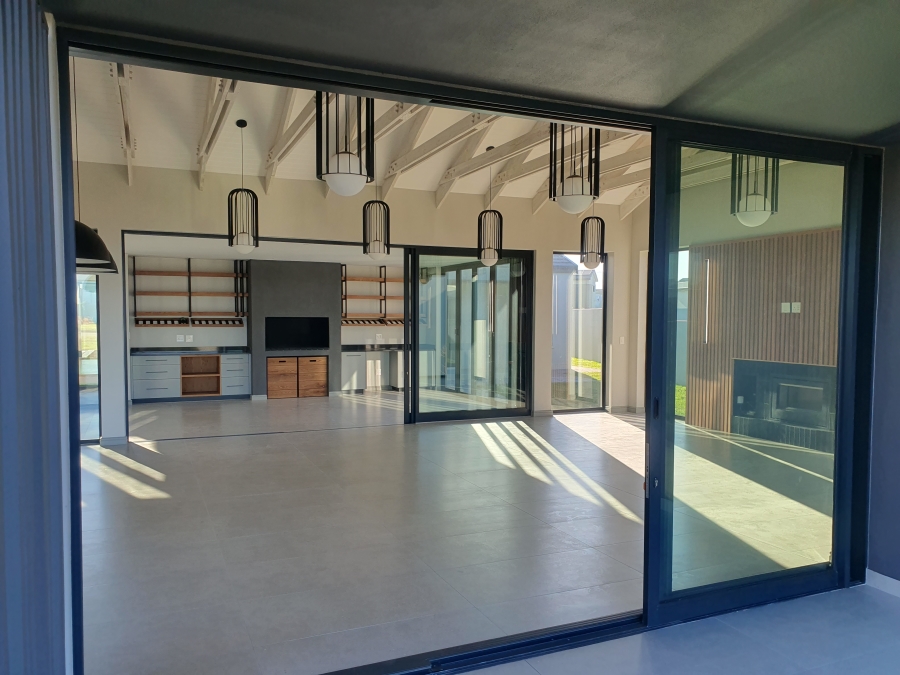 4 Bedroom Property for Sale in Oubaai Western Cape